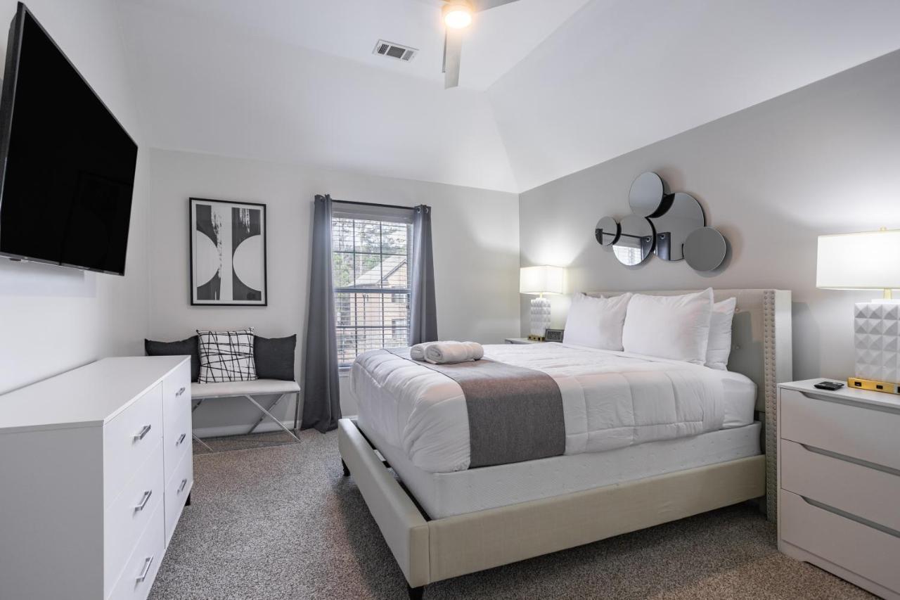 Luxury Retreat - Outdoor Oasis, Game Room, Fire Pit - 15 Min From Airport!! Atlanta
