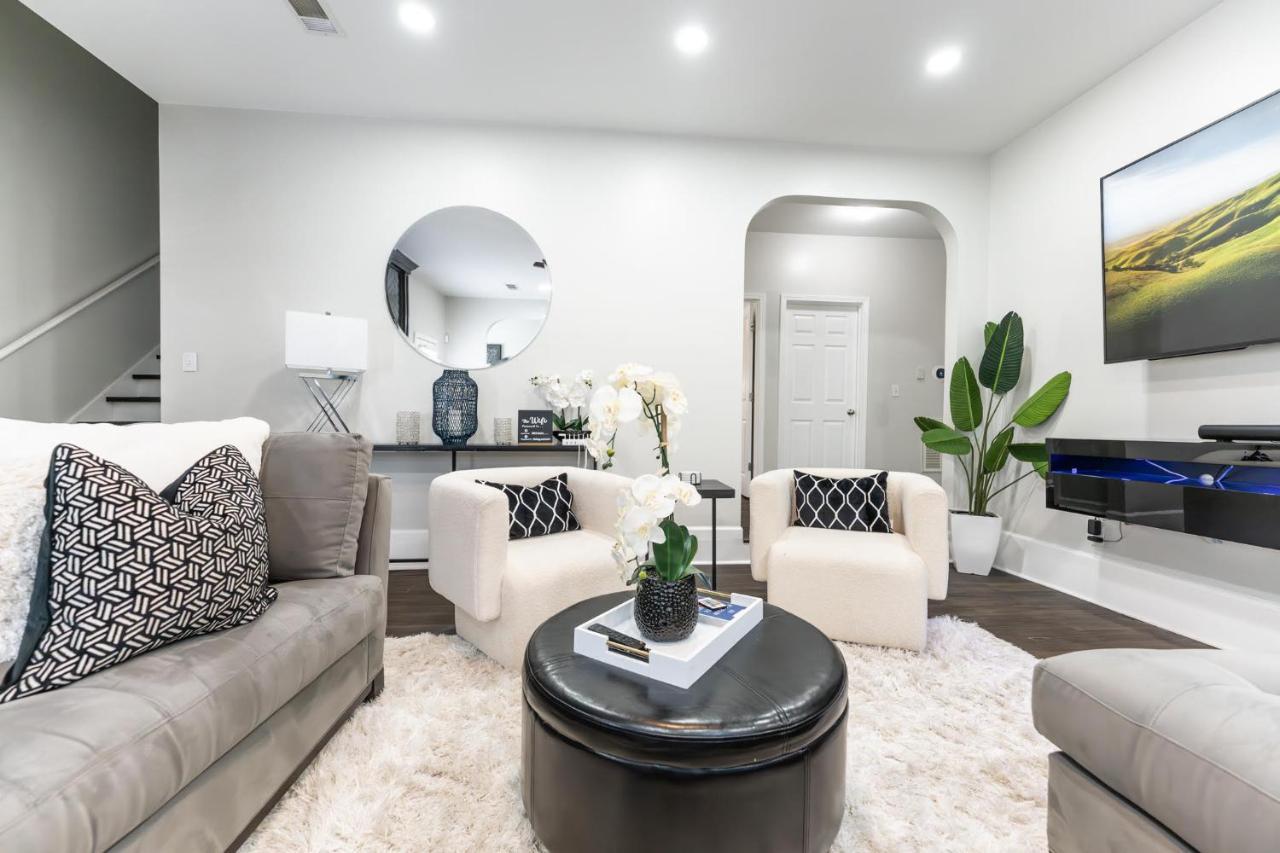 Ferienhaus Luxury Retreat - Outdoor Oasis, Game Room, Fire Pit - 15 Min From Airport!!