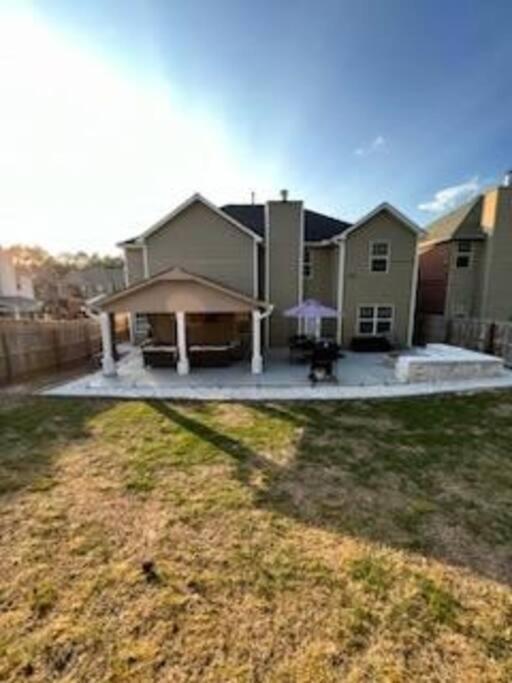 Luxury Retreat - Outdoor Oasis, Game Room, Fire Pit - 15 Min From Airport!! * Atlanta